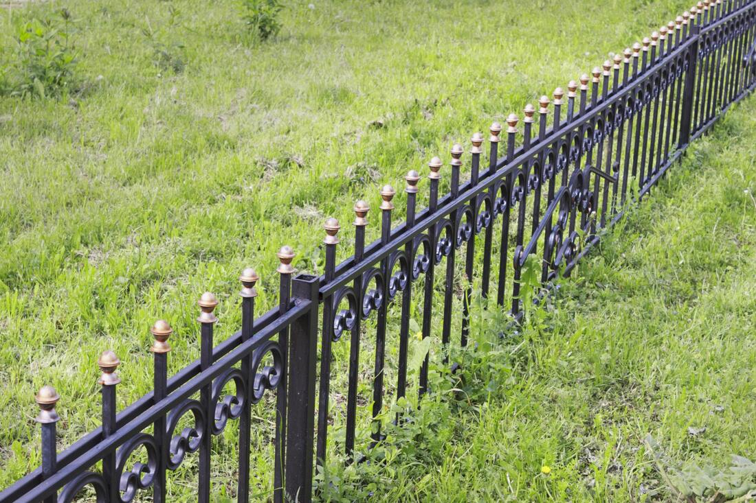 fence made of aluminum